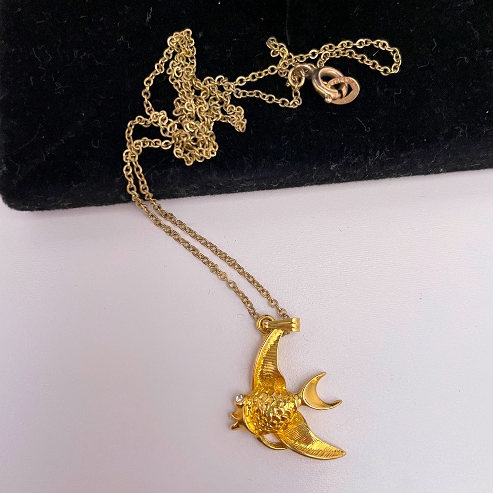 Vintage 60’s CROWN TRIFARI Gold Tone Angle Fish Summer Vacation Beach Necklace